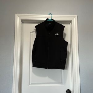 Black North Face Vest. Men’s XL.